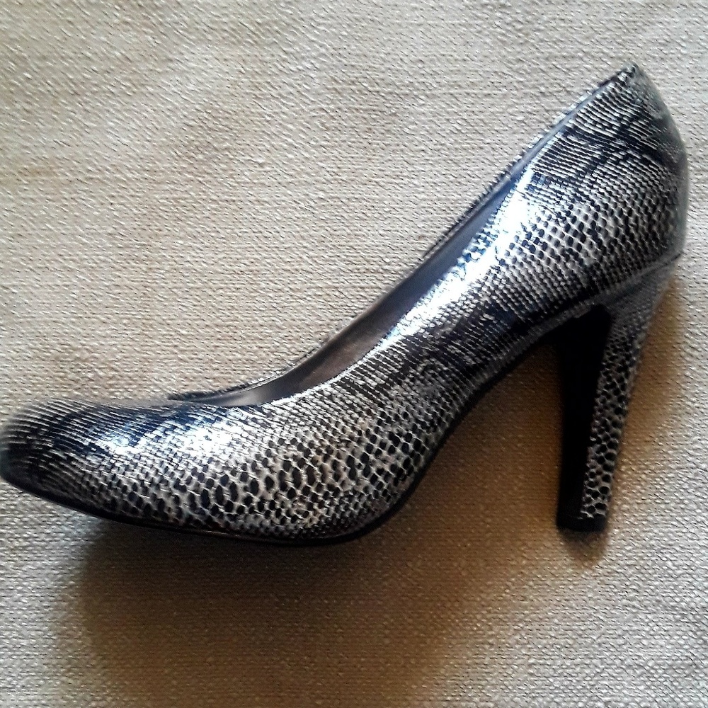 Metallic Snakeskin Heel Pumps in Silver Gray Black